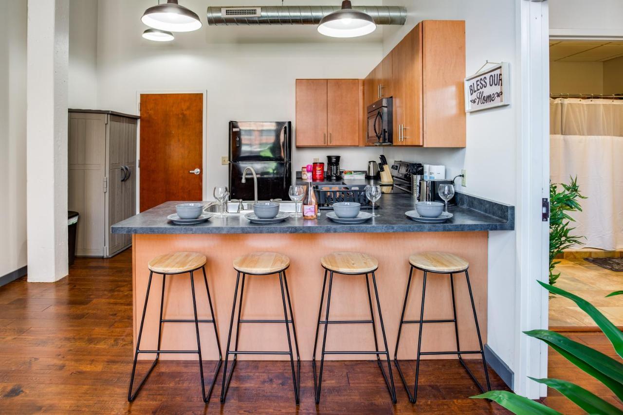 Ny Style Centric Loft With King Bed By Park Ave Apartment โรเชสเตอร์ ภายนอก รูปภาพ