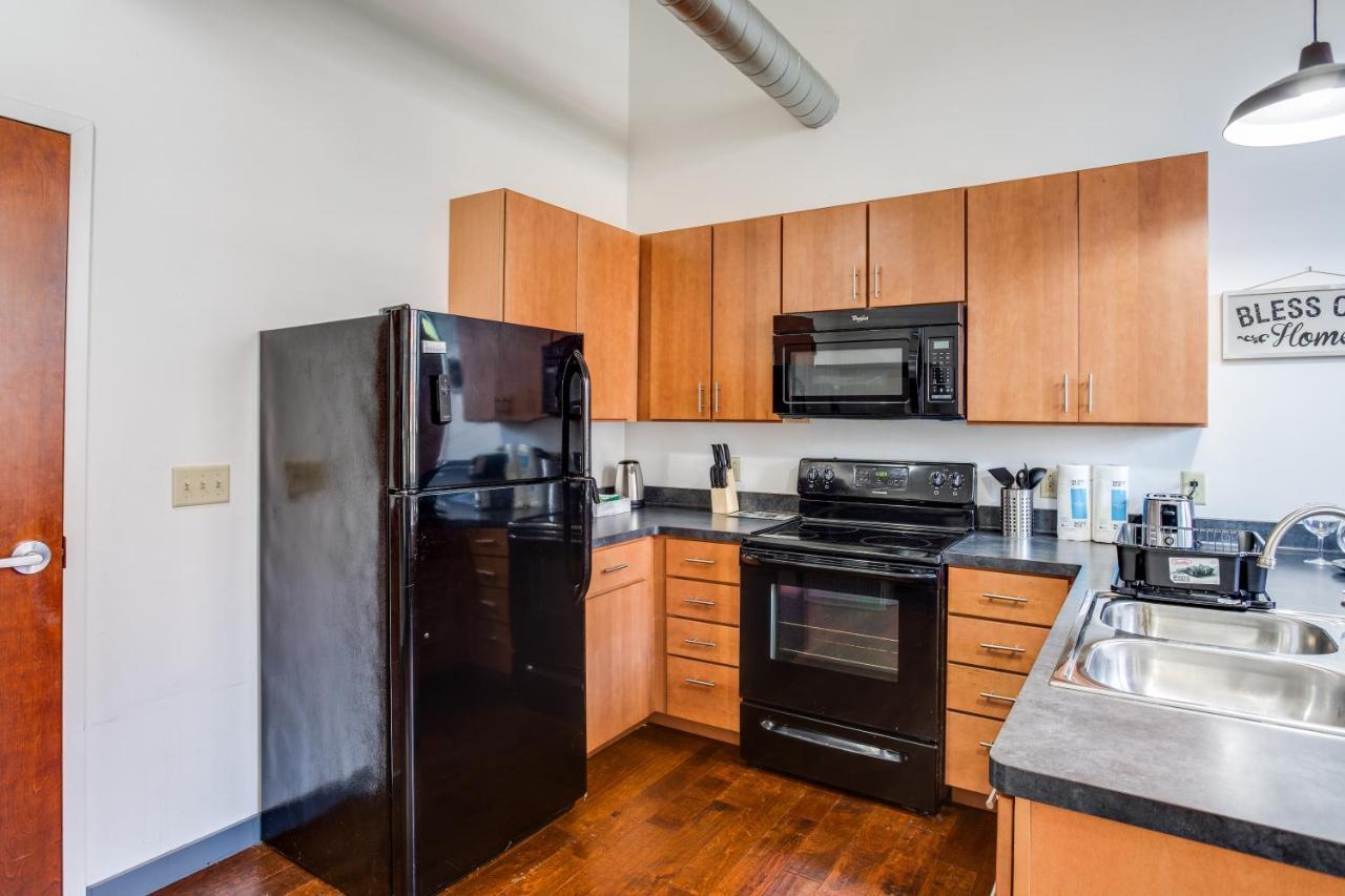 Ny Style Centric Loft With King Bed By Park Ave Apartment โรเชสเตอร์ ภายนอก รูปภาพ