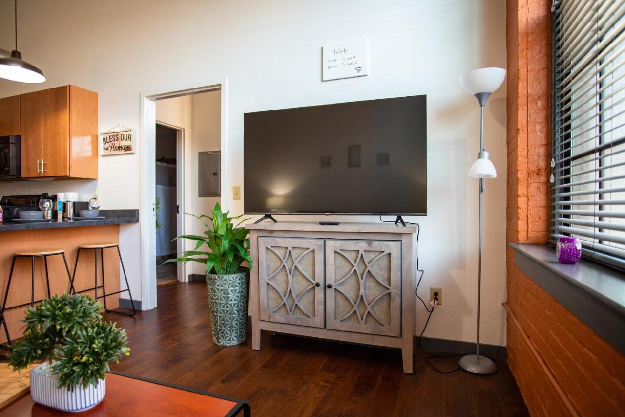 Ny Style Centric Loft With King Bed By Park Ave Apartment โรเชสเตอร์ ภายนอก รูปภาพ