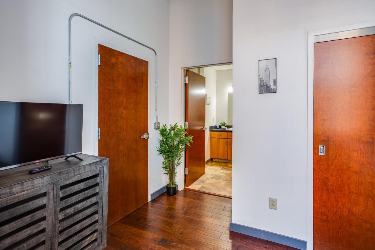 Ny Style Centric Loft With King Bed By Park Ave Apartment โรเชสเตอร์ ภายนอก รูปภาพ