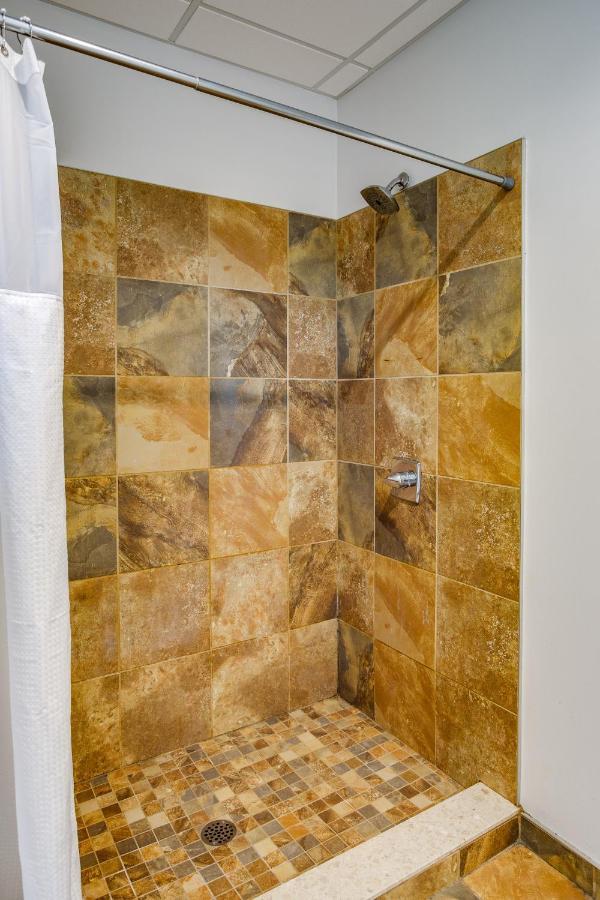 Ny Style Centric Loft With King Bed By Park Ave Apartment โรเชสเตอร์ ภายนอก รูปภาพ