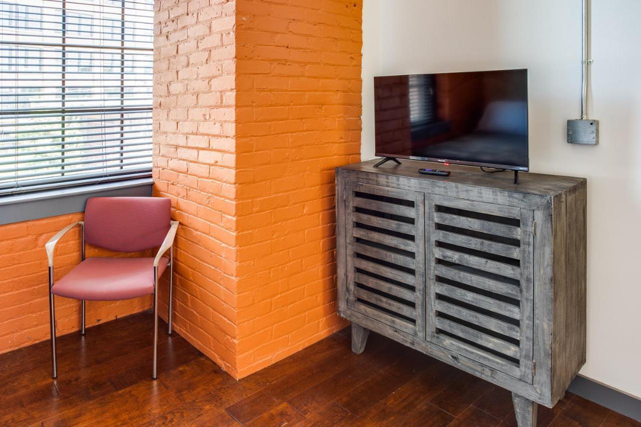 Ny Style Centric Loft With King Bed By Park Ave Apartment โรเชสเตอร์ ภายนอก รูปภาพ